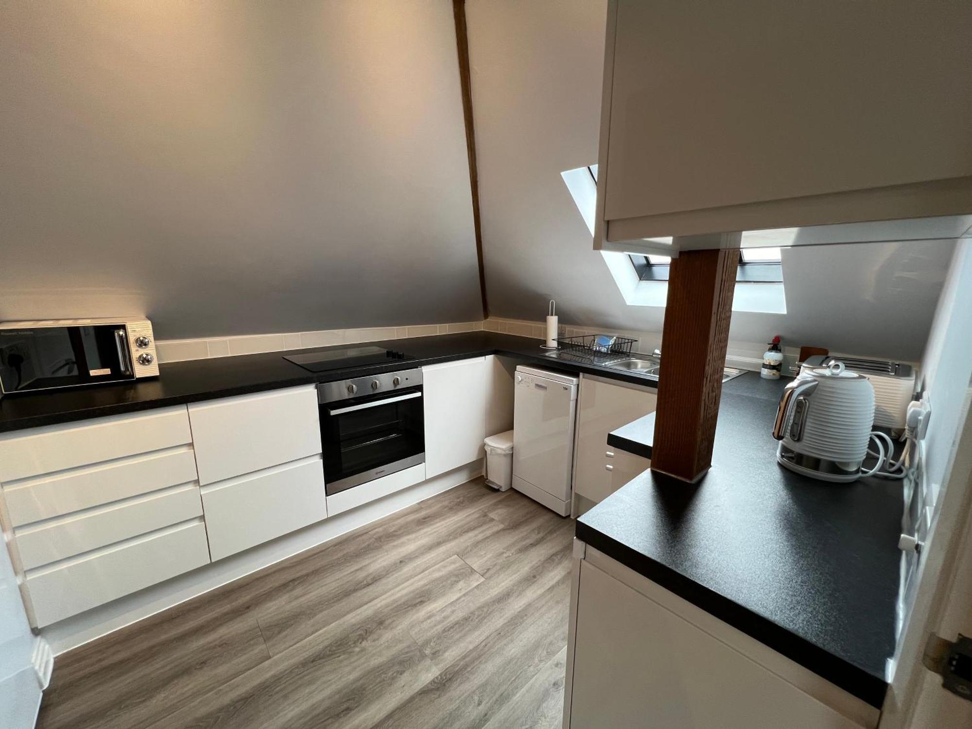 Glastonbury Secret Retreat - 1 Bd Split-Level Apt, Sleeps 3 Exteriör bild